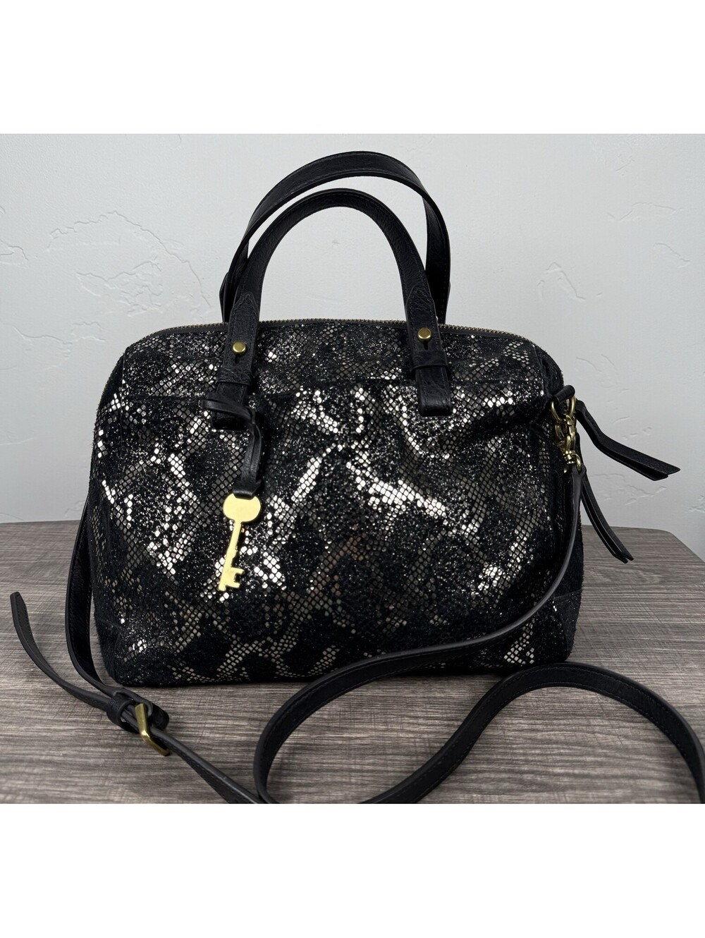 Fossil Rachel Satchel Black Silver Snakeskin Leather Crossbody Bag Key Charm